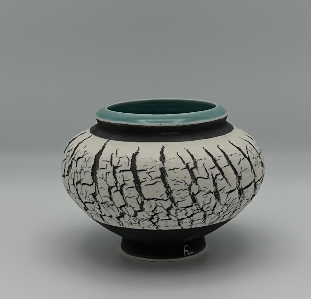 Hugh West - Crackle Pot (HW142)