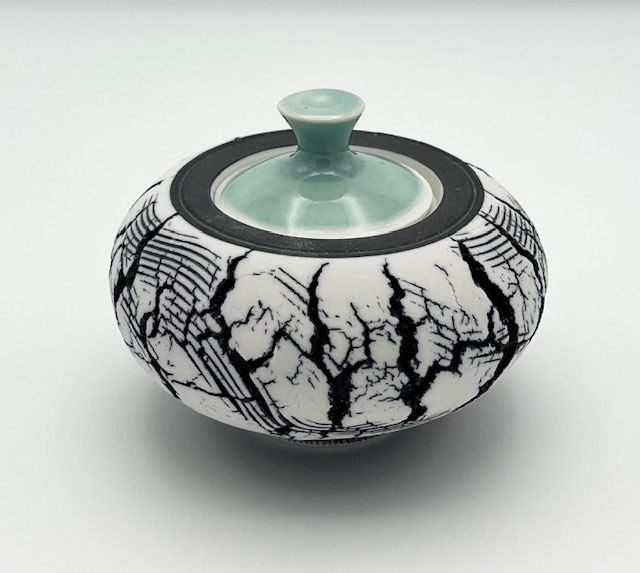 Hugh West - Lidded Crackle Pot (HW335)
